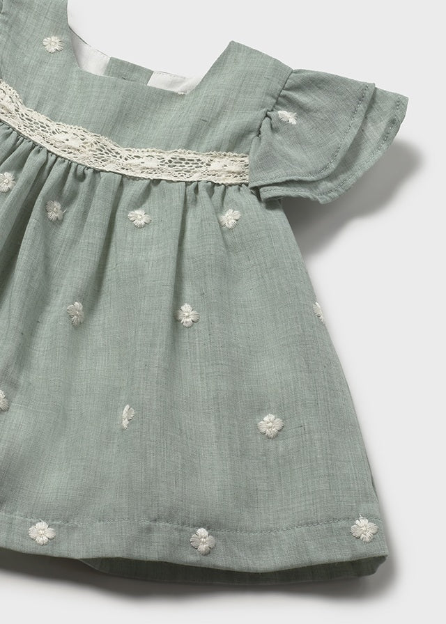 Vestido flor bordada