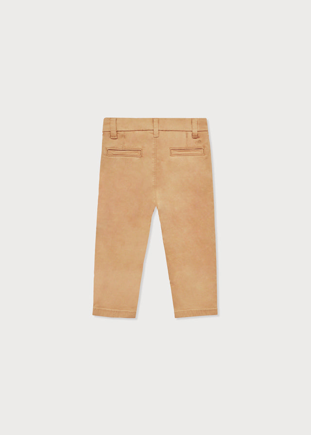 Pantalón chino camel